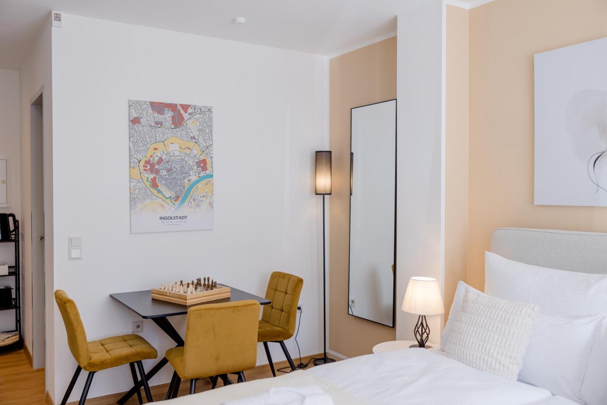 Lumen Homes - Altstadt-Studio Direkt Im Zentrum, Kueche, Netflix, Oeffentlicher Parkplatz Ums Eck 잉골슈타트 외부 사진