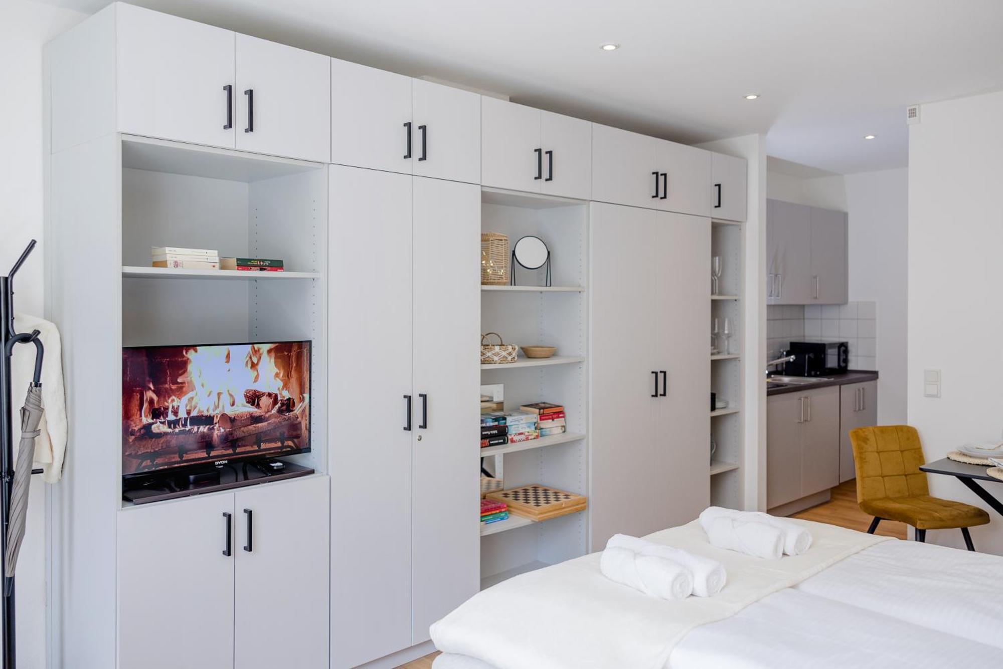 Lumen Homes - Altstadt-Studio Direkt Im Zentrum, Kueche, Netflix, Oeffentlicher Parkplatz Ums Eck 잉골슈타트 외부 사진
