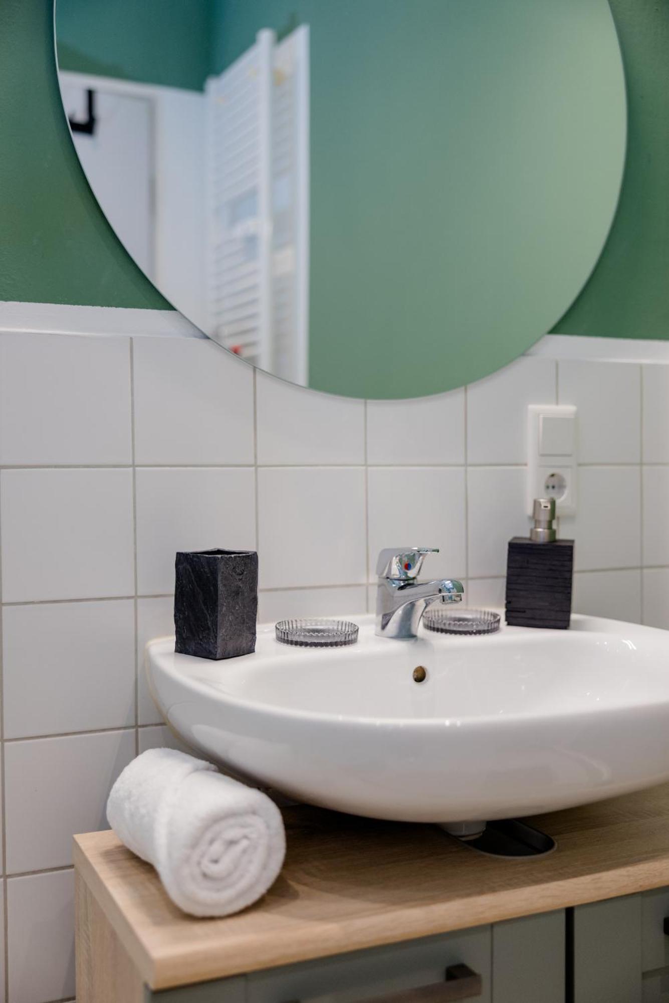 Lumen Homes - Altstadt-Studio Direkt Im Zentrum, Kueche, Netflix, Oeffentlicher Parkplatz Ums Eck 잉골슈타트 외부 사진