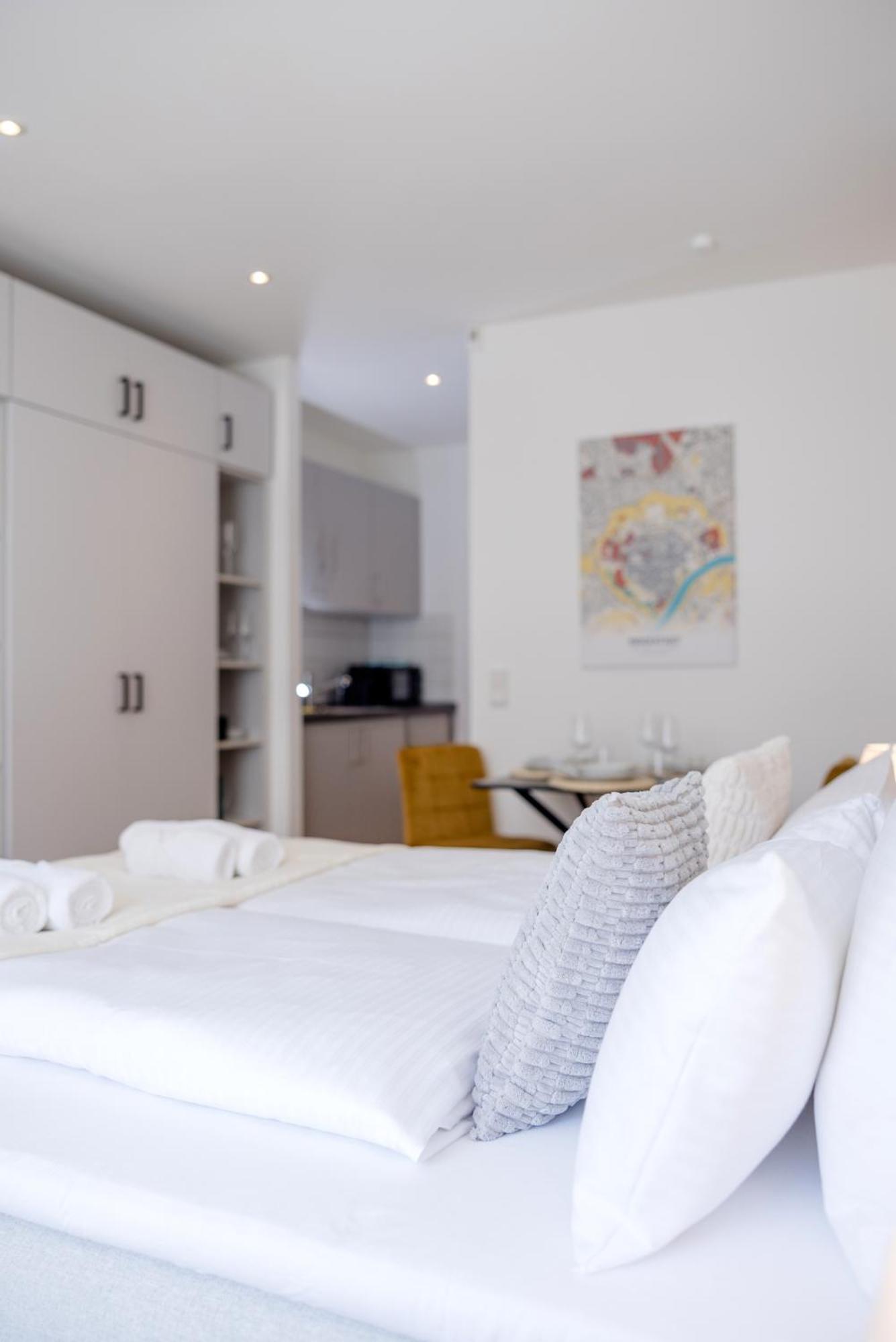 Lumen Homes - Altstadt-Studio Direkt Im Zentrum, Kueche, Netflix, Oeffentlicher Parkplatz Ums Eck 잉골슈타트 외부 사진