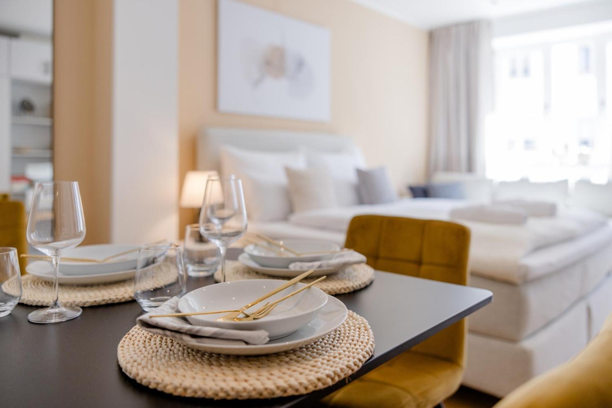 Lumen Homes - Altstadt-Studio Direkt Im Zentrum, Kueche, Netflix, Oeffentlicher Parkplatz Ums Eck 잉골슈타트 외부 사진