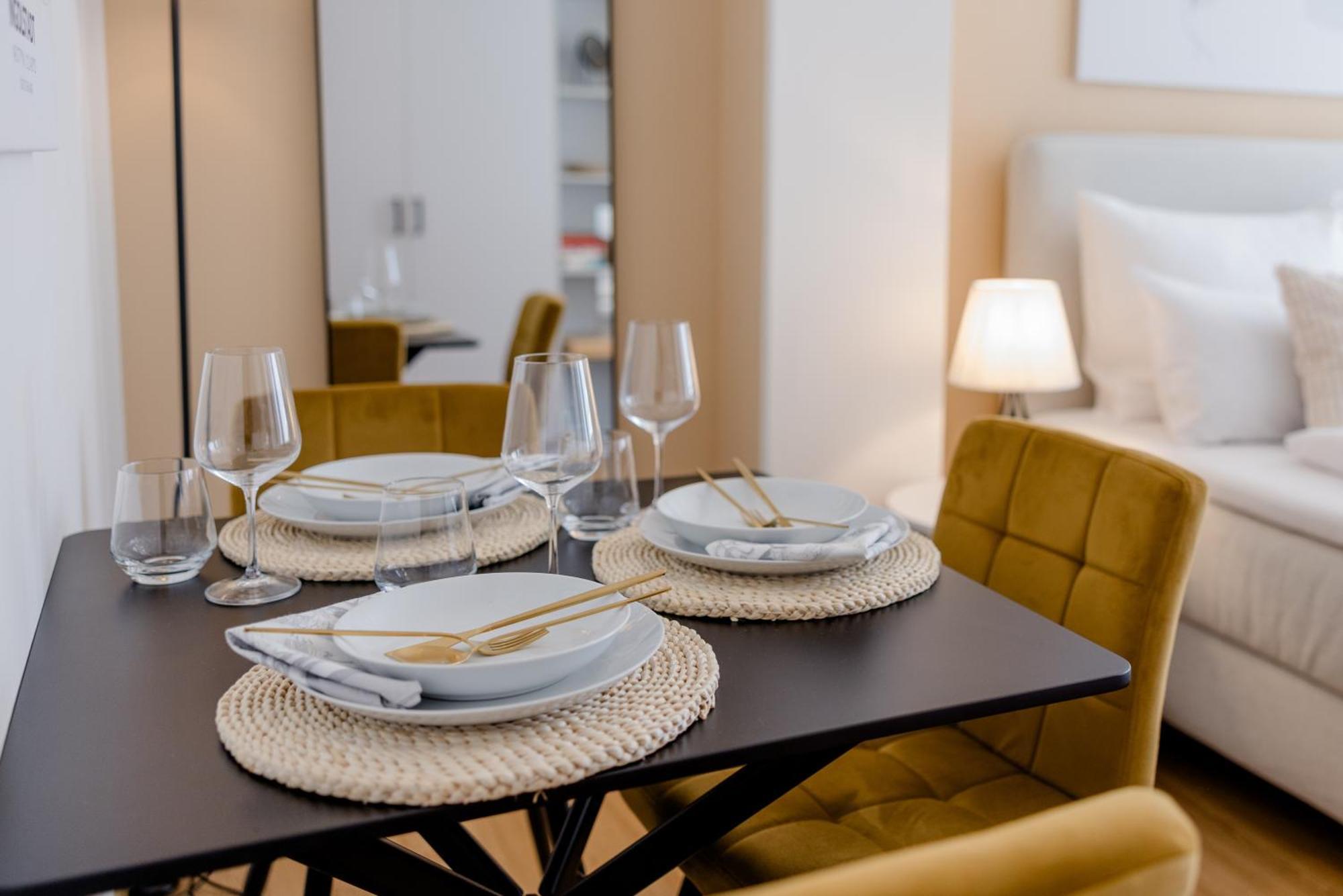 Lumen Homes - Altstadt-Studio Direkt Im Zentrum, Kueche, Netflix, Oeffentlicher Parkplatz Ums Eck 잉골슈타트 외부 사진