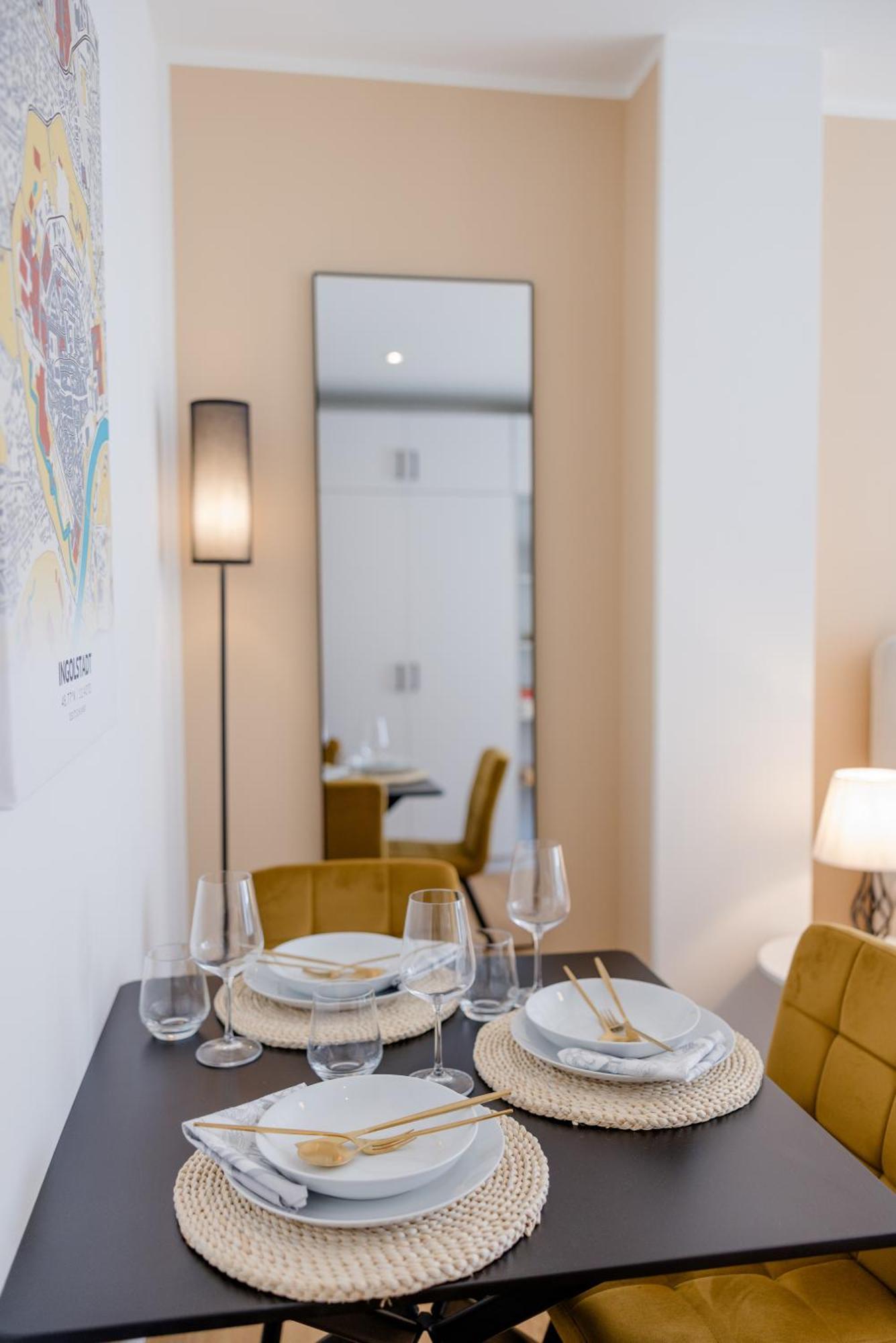 Lumen Homes - Altstadt-Studio Direkt Im Zentrum, Kueche, Netflix, Oeffentlicher Parkplatz Ums Eck 잉골슈타트 외부 사진